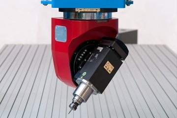 Rotary head on 5 axis router